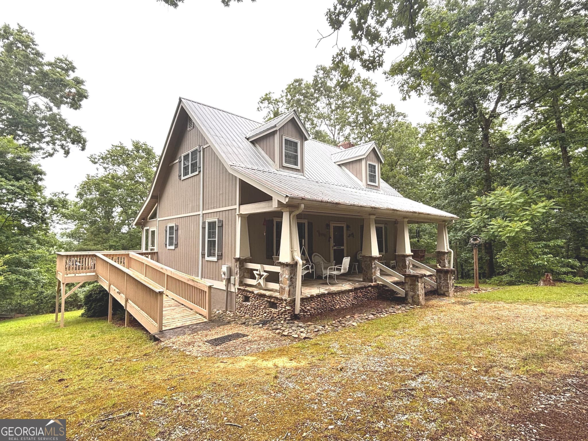 2 bedroom, 2 bathroom, 1,806 sq ft single family residence for sale at 275 River Hill Road, Cornelia, GA 30531 — photo 2