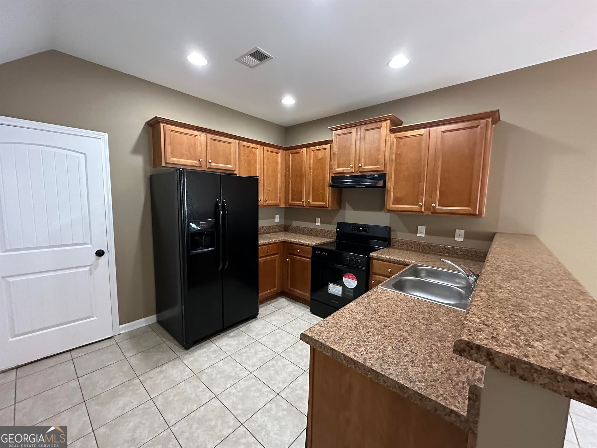 3 bedroom, 2.5 bathroom, 1,696 sq ft single family residence for rent at 510 Broughton Drive, Canton, GA 30114 for $1,800 a month — photo 7