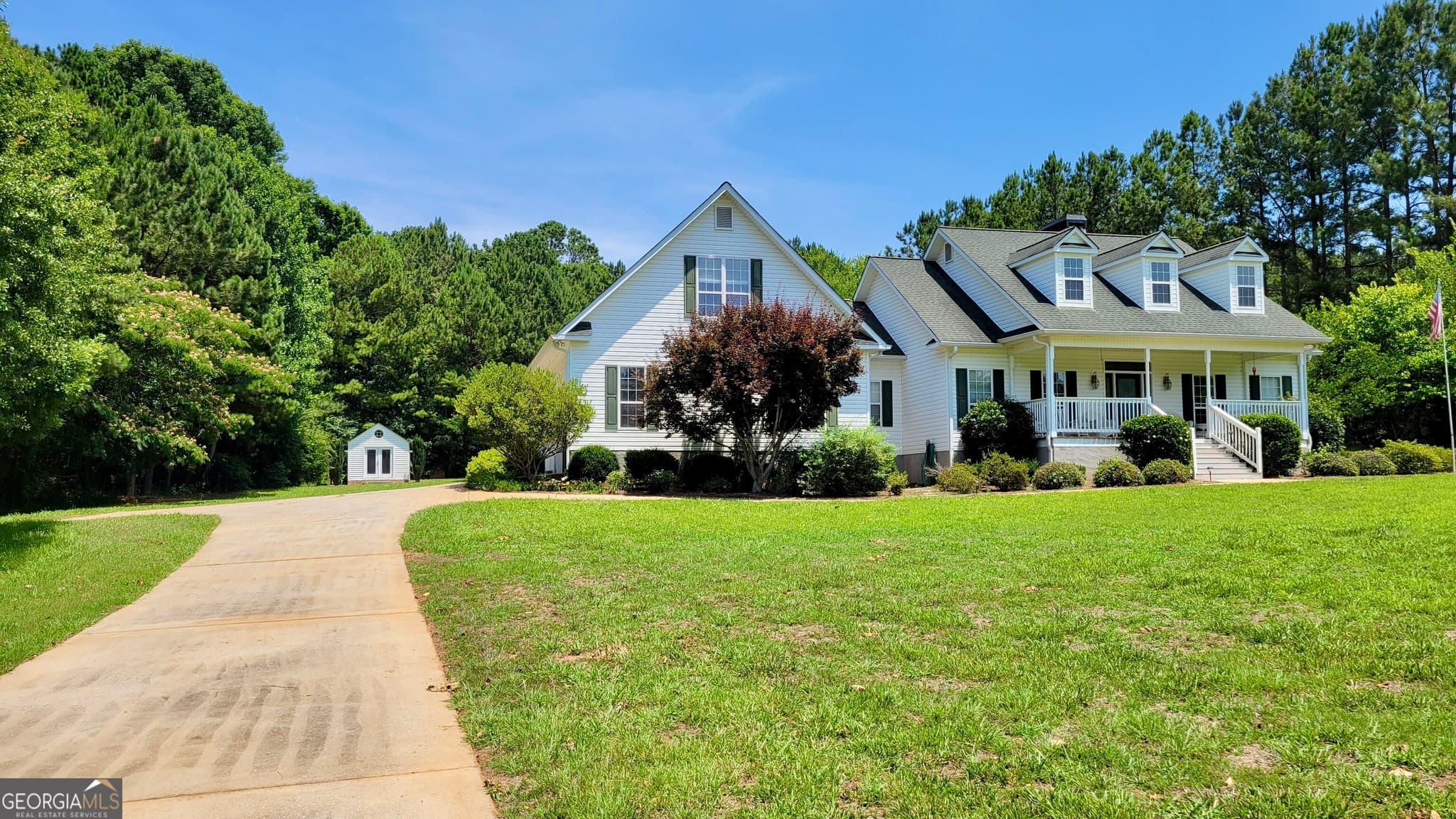 4 bedroom, 3.5 bathroom single family residence for sale at 306 Hutchinson Farms Road, Griffin, GA 30224 — photo 4