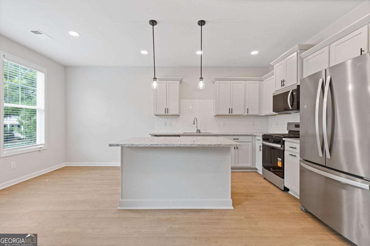 3 bedroom, 2.5 bathroom, 1,762 sq ft townhouse for sale at 383 Summerville Lane 10, Athens, GA 30606 — photo 6