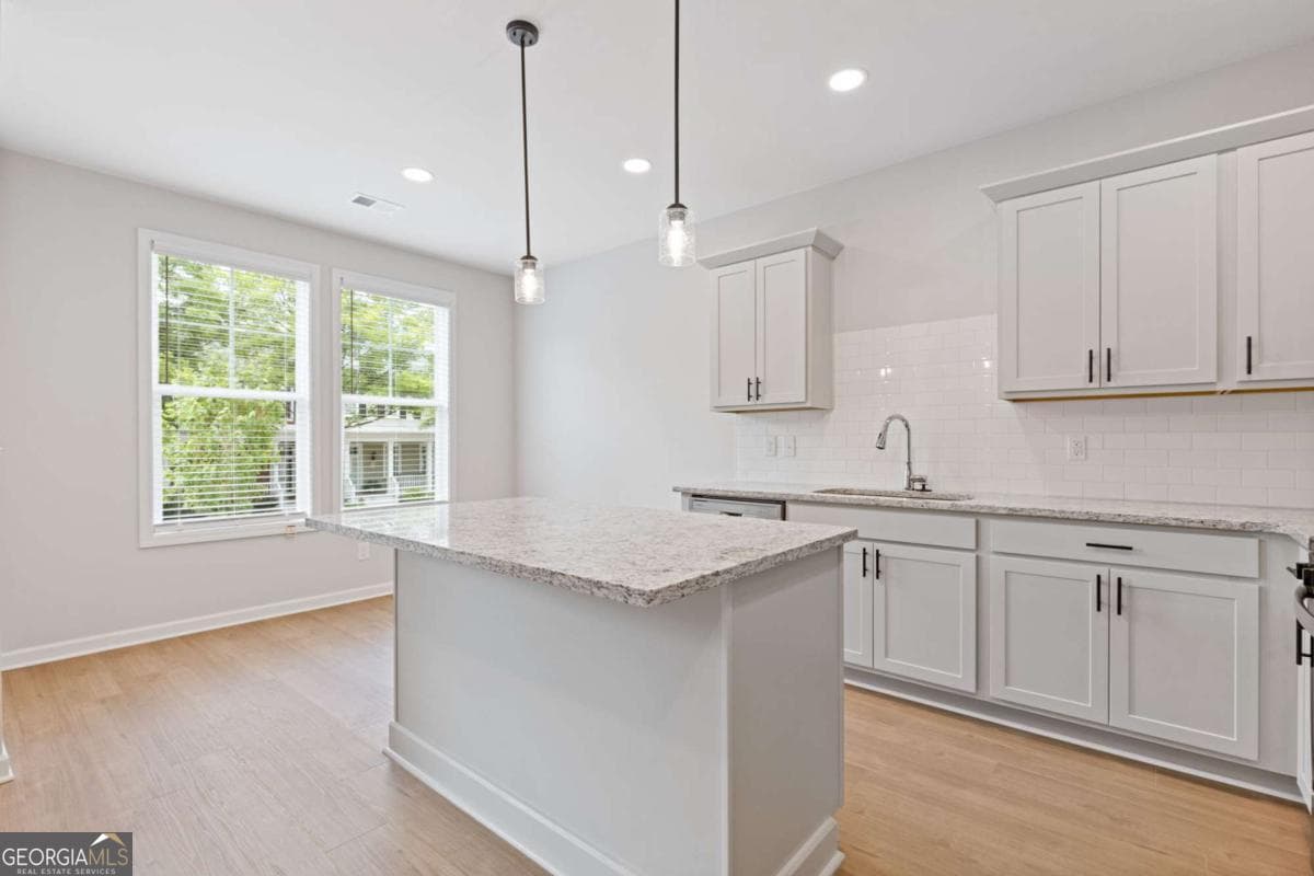 3 bedroom, 2.5 bathroom, 1,762 sq ft townhouse for sale at 383 Summerville Lane 10, Athens, GA 30606 — photo 7