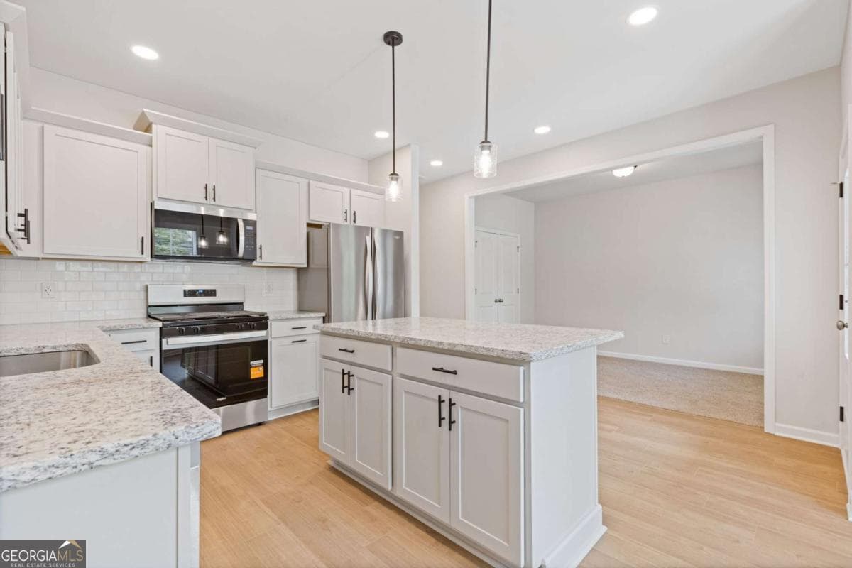 3 bedroom, 2.5 bathroom, 1,762 sq ft townhouse for sale at 383 Summerville Lane 10, Athens, GA 30606 — photo 9