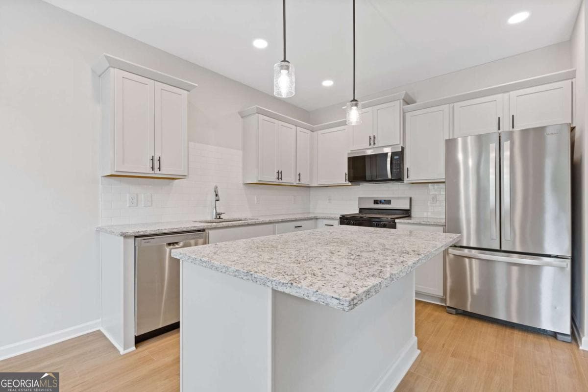 3 bedroom, 2.5 bathroom, 1,762 sq ft townhouse for sale at 383 Summerville Lane 10, Athens, GA 30606 — photo 8