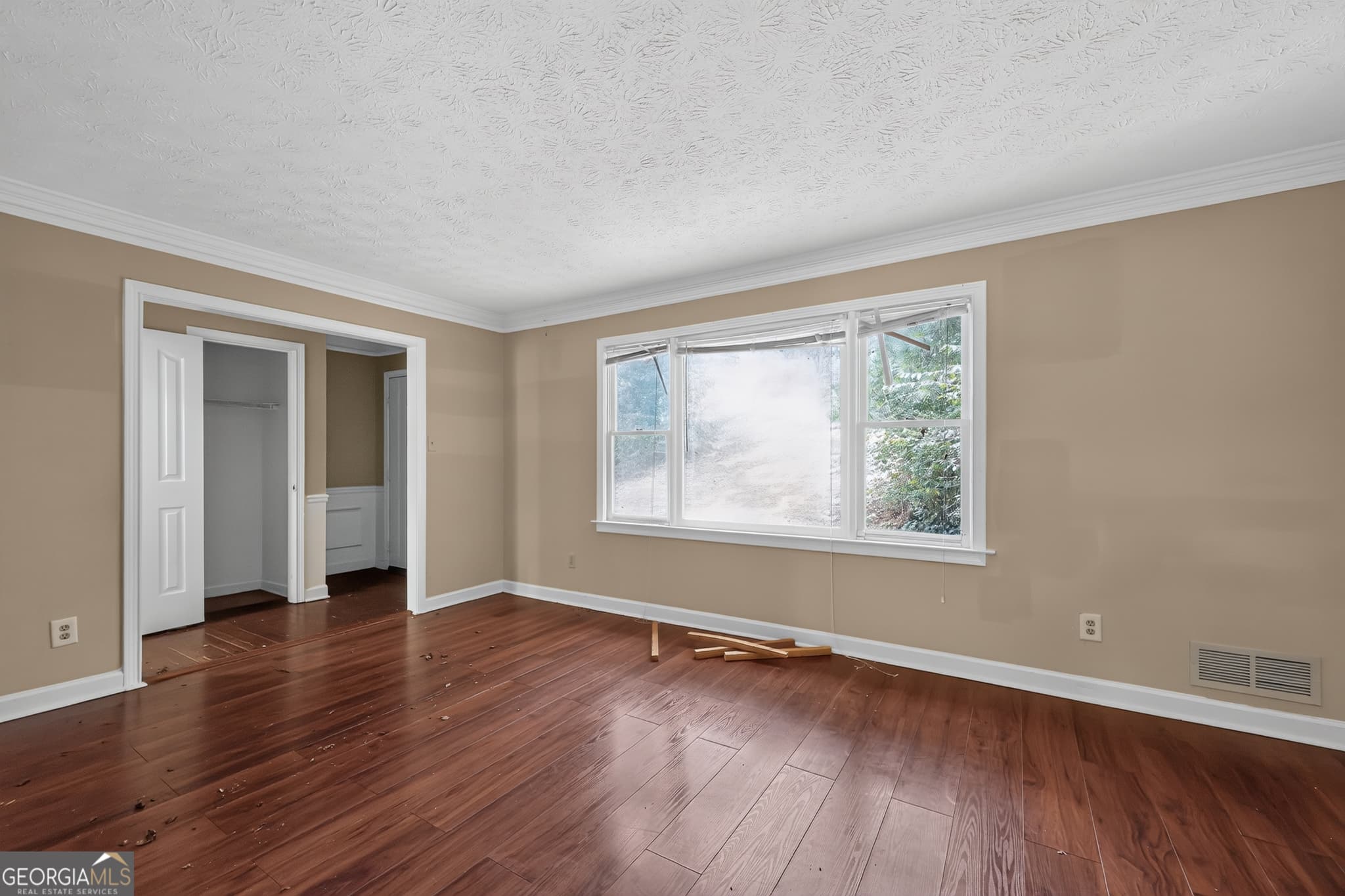 4 bedroom, 3 bathroom, 2,272 sq ft single family residence for sale at 575 Oak Springs Drive, Lawrenceville, GA 30043 — photo 6