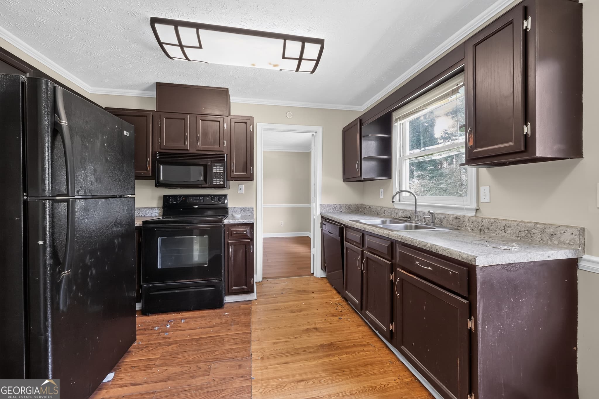 4 bedroom, 3 bathroom, 2,272 sq ft single family residence for sale at 575 Oak Springs Drive, Lawrenceville, GA 30043 — photo 3