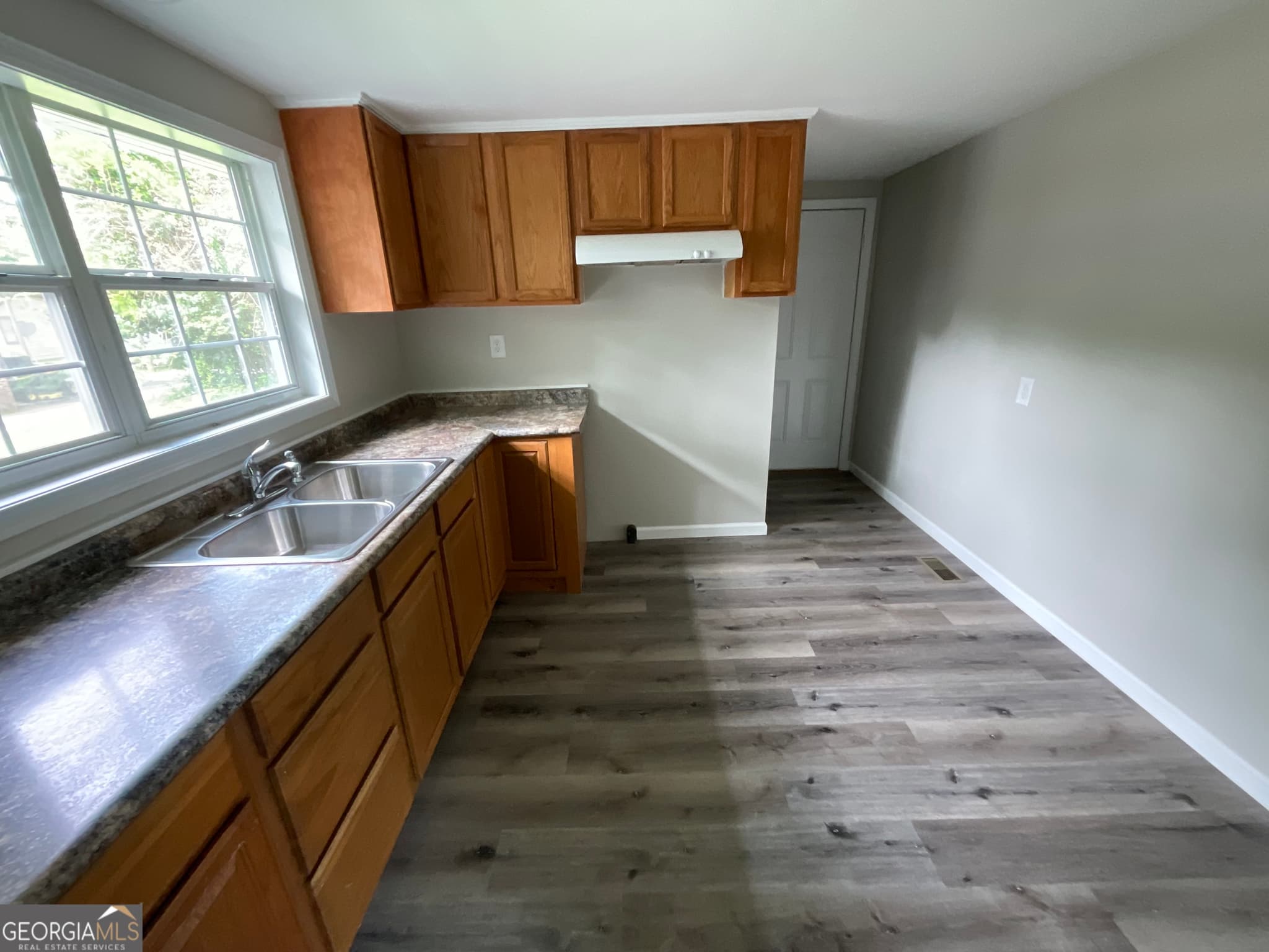 3 bedroom, 1 bathroom, 972 sq ft single family residence for sale at 46 King Street, Fort Valley, GA 31030 — photo 3