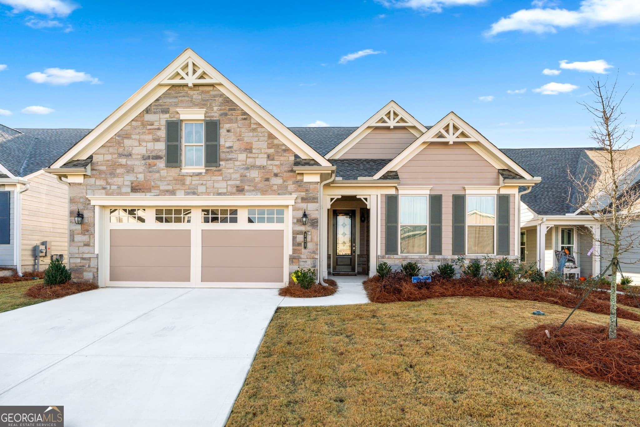2 bedroom, 2 bathroom, 2,027 sq ft single family residence for sale at 321 Bear Way, Hoschton, GA 30548 — photo 3