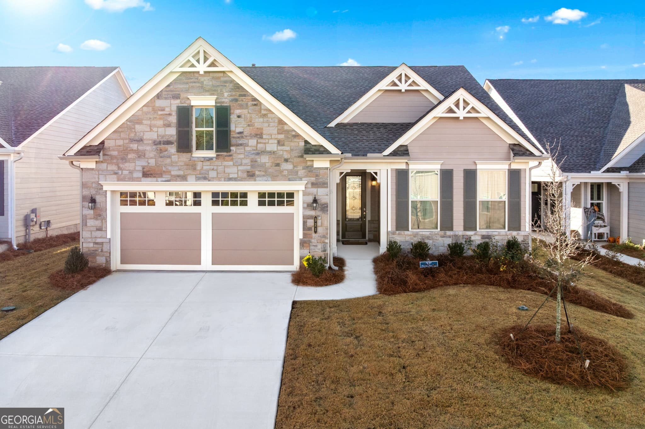 2 bedroom, 2 bathroom, 2,027 sq ft single family residence for sale at 321 Bear Way, Hoschton, GA 30548