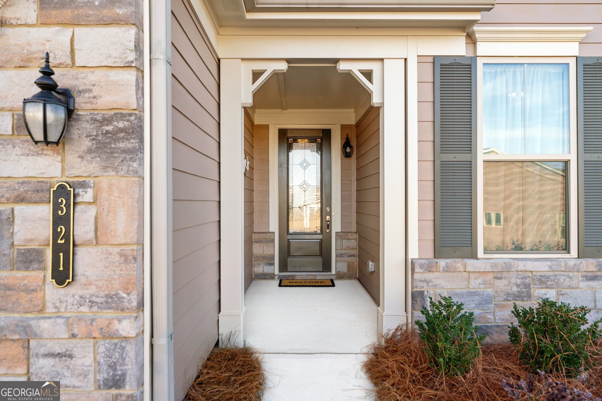 2 bedroom, 2 bathroom, 2,027 sq ft single family residence for sale at 321 Bear Way, Hoschton, GA 30548 — photo 5