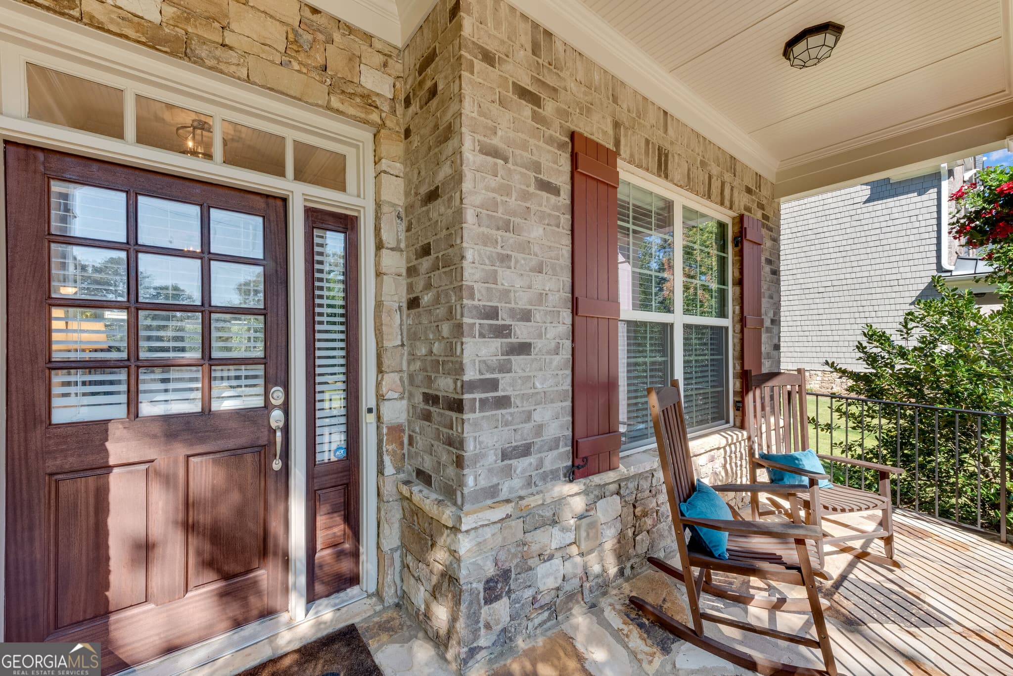 5 bedroom, 3.5 bathroom, 3,136 sq ft single family residence for sale at 2061 Lee Road, Smyrna, GA 30080 — photo 2