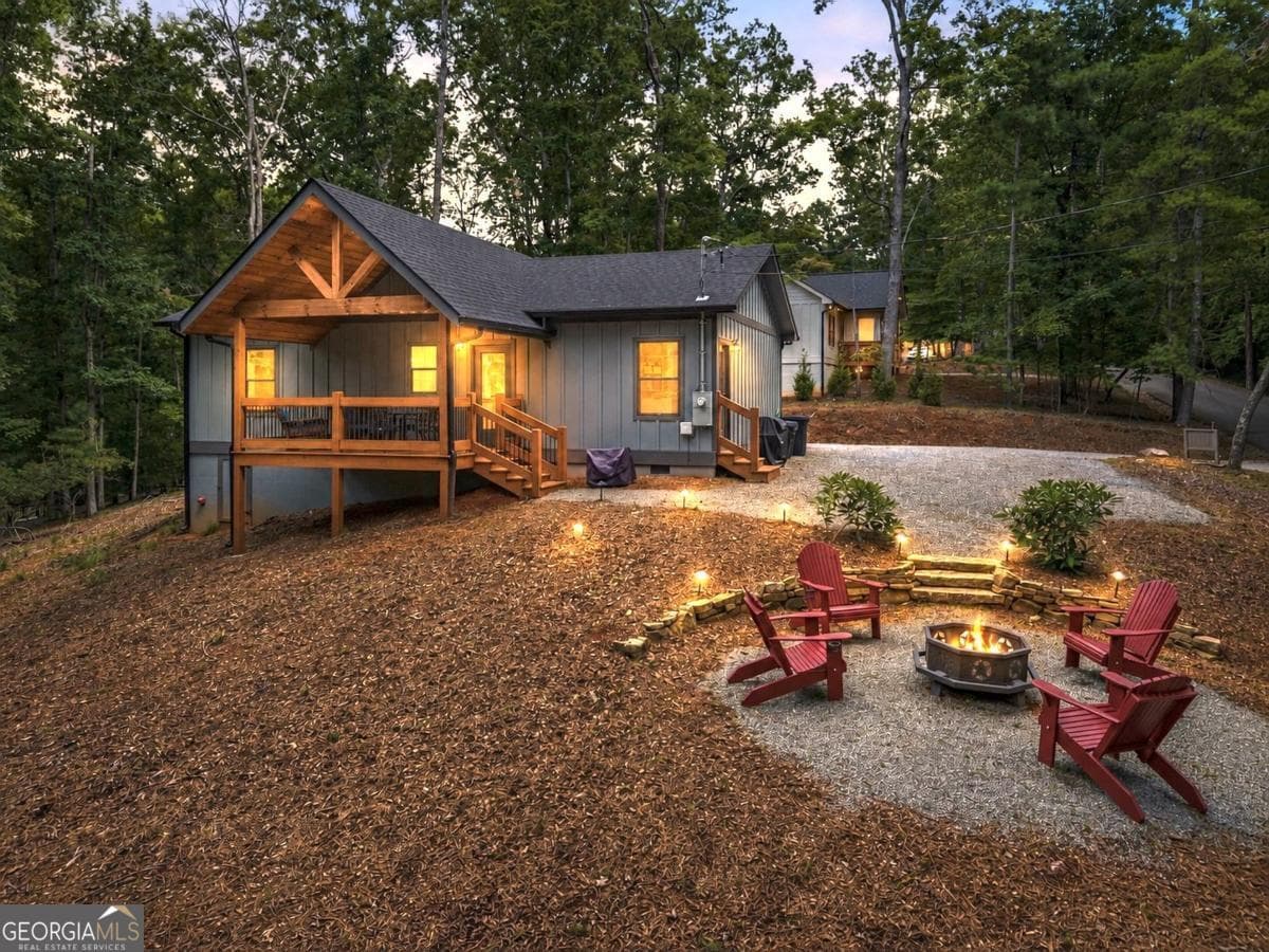 2 bedroom, 2 bathroom, 1,092 sq ft cabin,single family residence for sale at 1100 Zenith Trail, Ellijay, GA 30540 — photo 2