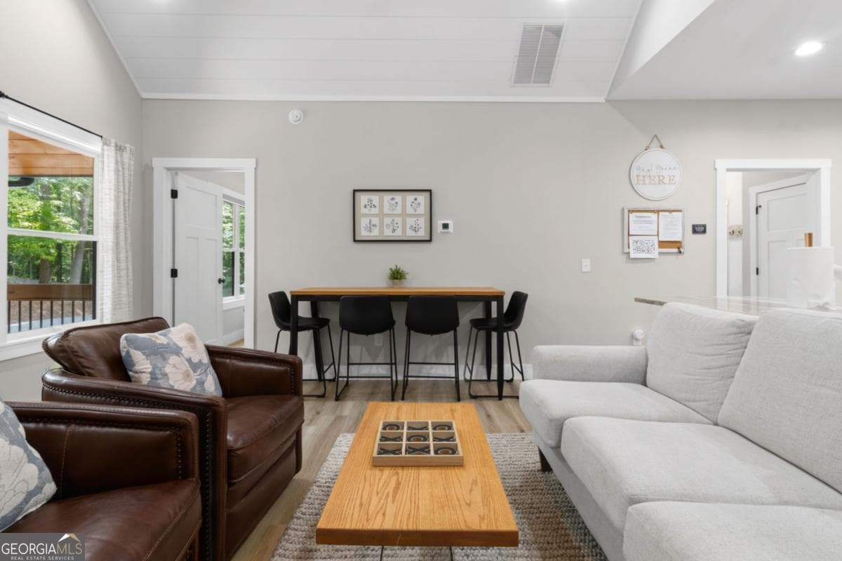 2 bedroom, 2 bathroom, 1,092 sq ft cabin,single family residence for sale at 1100 Zenith Trail, Ellijay, GA 30540 — photo 7