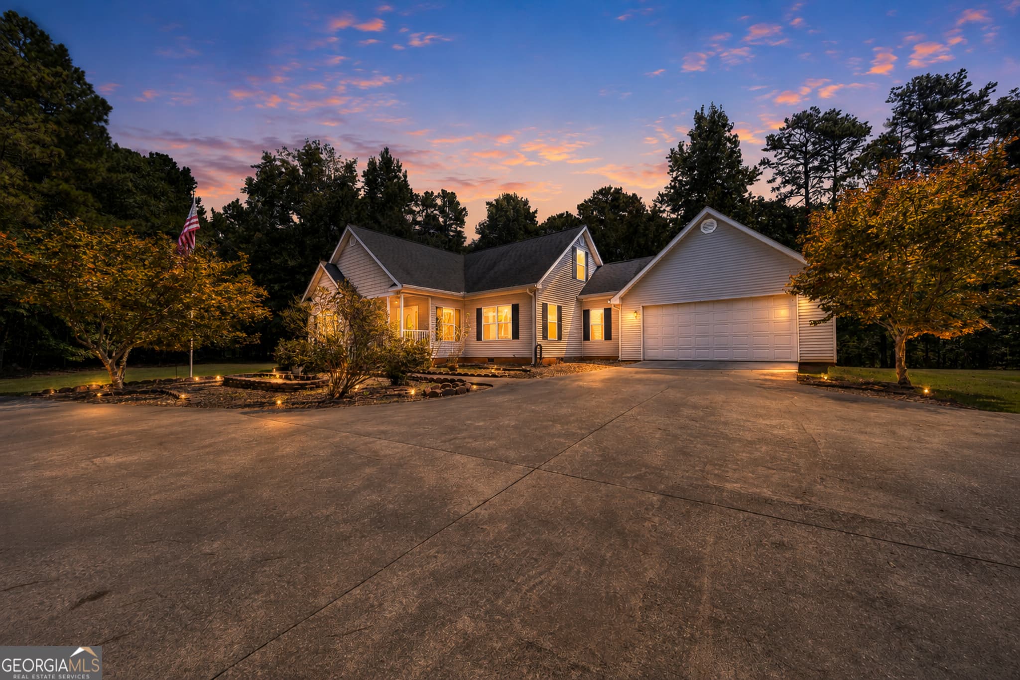 3 bedroom, 2 bathroom single family residence sold at 1380 Howard Lewis Road, White Plains, GA 30678