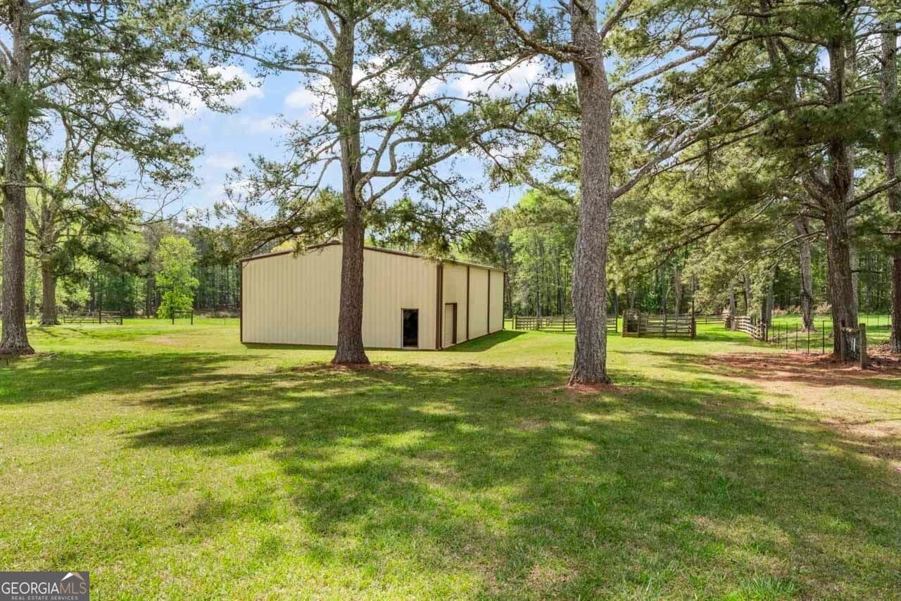 3 bedroom, 3 bathroom, 3,000 sq ft farm for sale at 161 Minter Drive, Hampton, GA 30228 — photo 6
