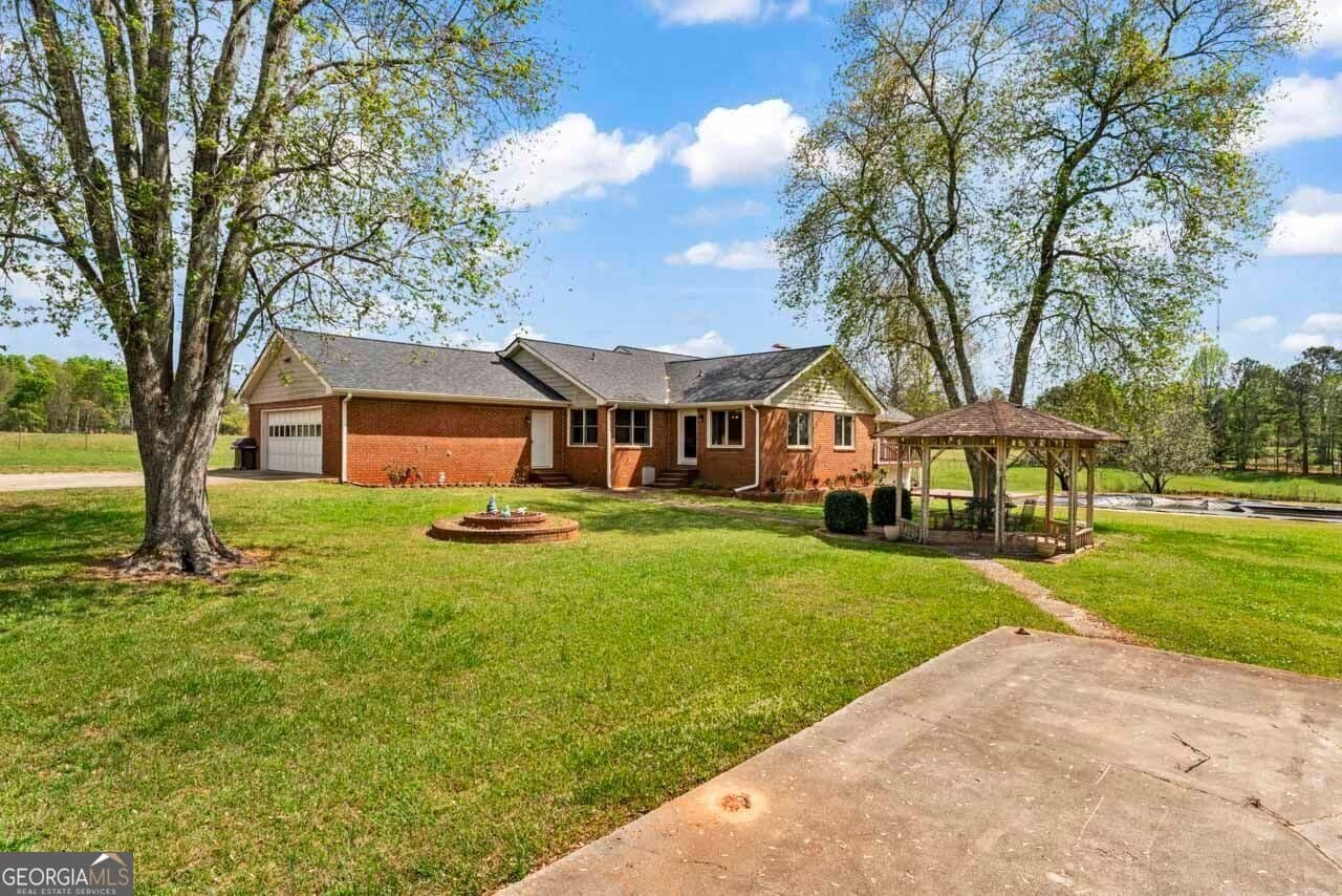 3 bedroom, 3 bathroom, 3,000 sq ft farm for sale at 161 Minter Drive, Hampton, GA 30228 — photo 7