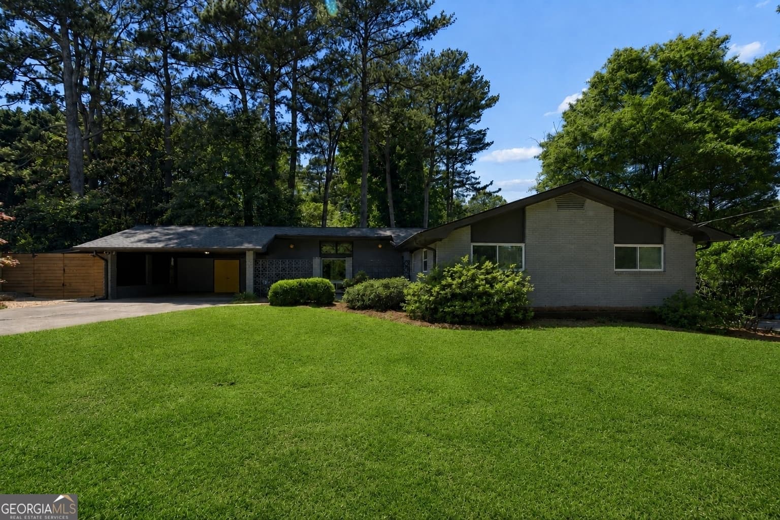 3 bedroom, 2 bathroom, 1,601 sq ft single family residence sold at 3012 Bren Mar Way, Atlanta, GA 30340