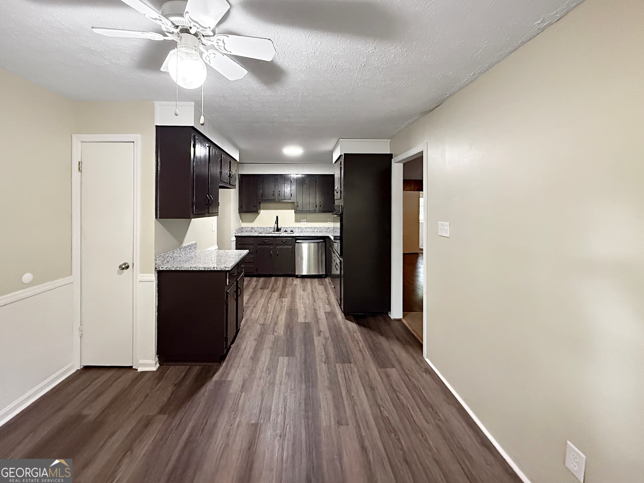 3 bedroom, 2 bathroom, 1,632 sq ft single family residence under contract at 209 Scarborough Road, Centerville, GA 31028 — photo 7