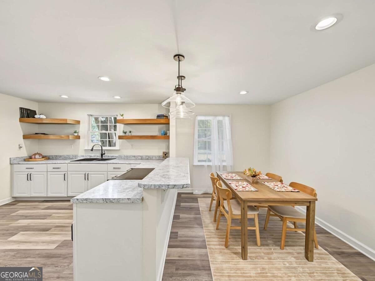 3 bedroom, 1 bathroom, 1,251 sq ft single family residence for sale at 810 N Pinetree Boulevard, Thomasville, GA 31792 — photo 8
