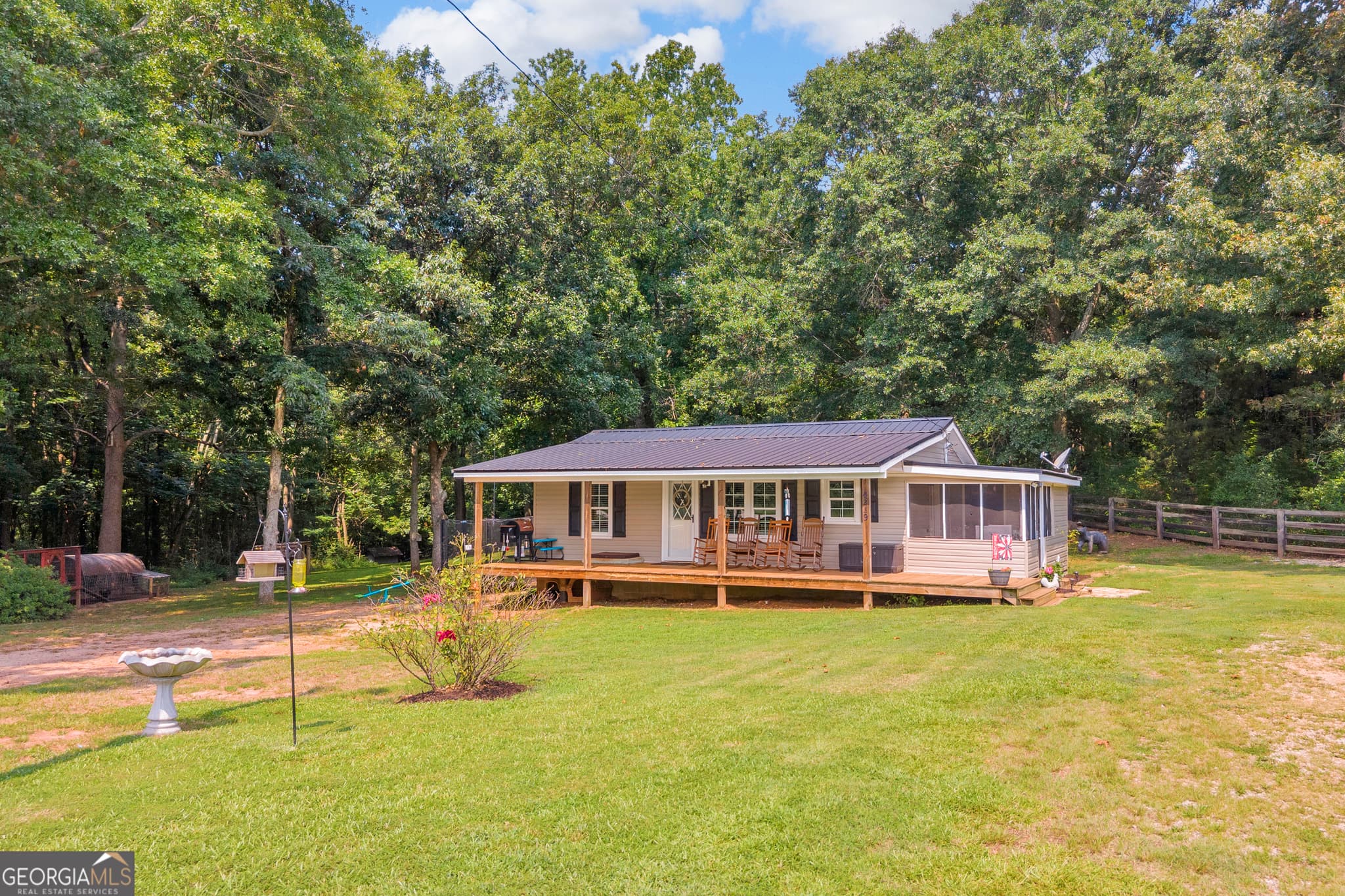 2 bedroom, 1 bathroom, 728 sq ft single family residence for sale at 4119 Highway 106, Danielsville, GA 30633 — photo 3