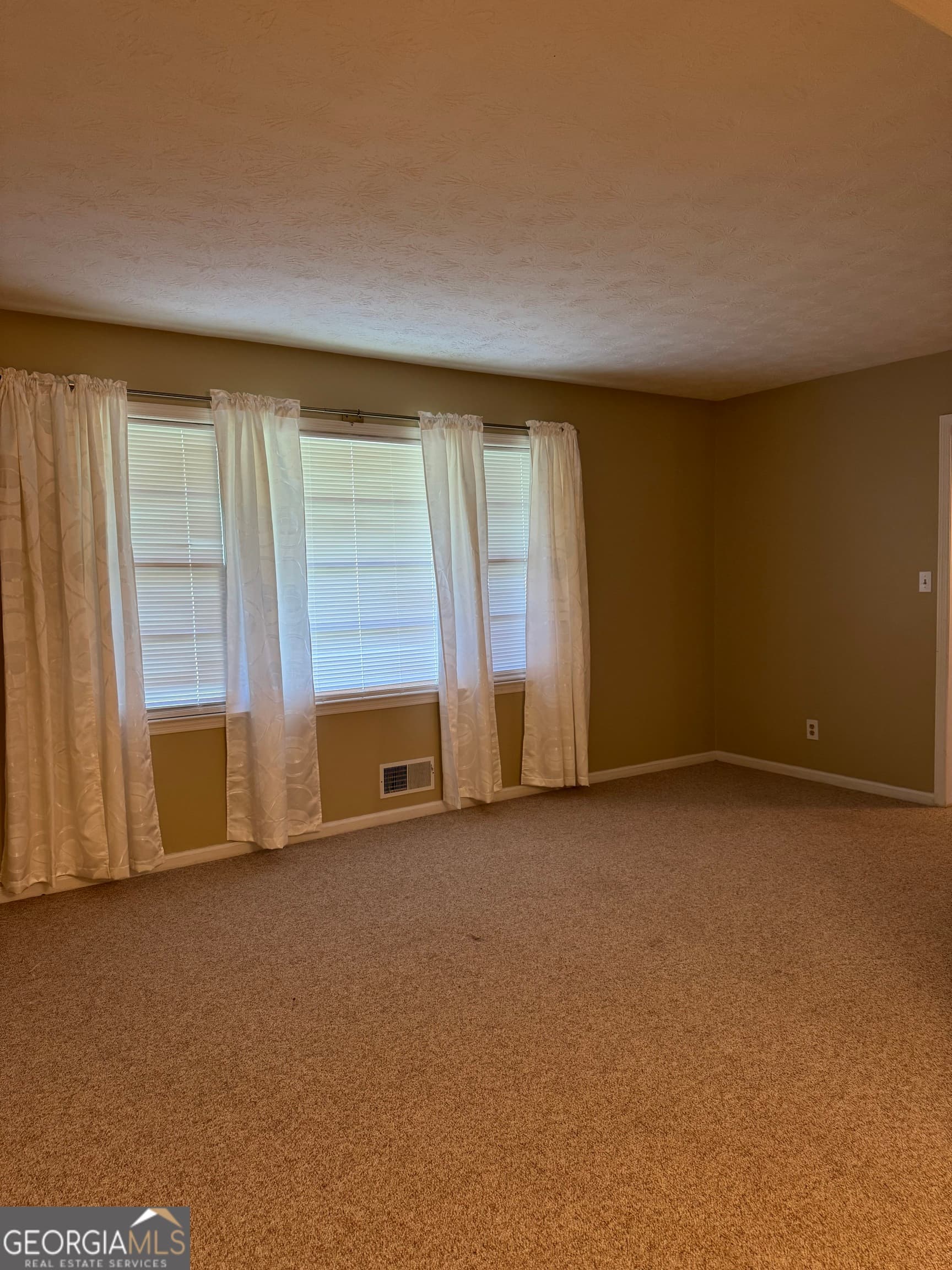 3 bedroom, 2 bathroom, 1,560 sq ft single family residence for sale at 110 McKinley Drive, Griffin, GA 30224 — photo 8