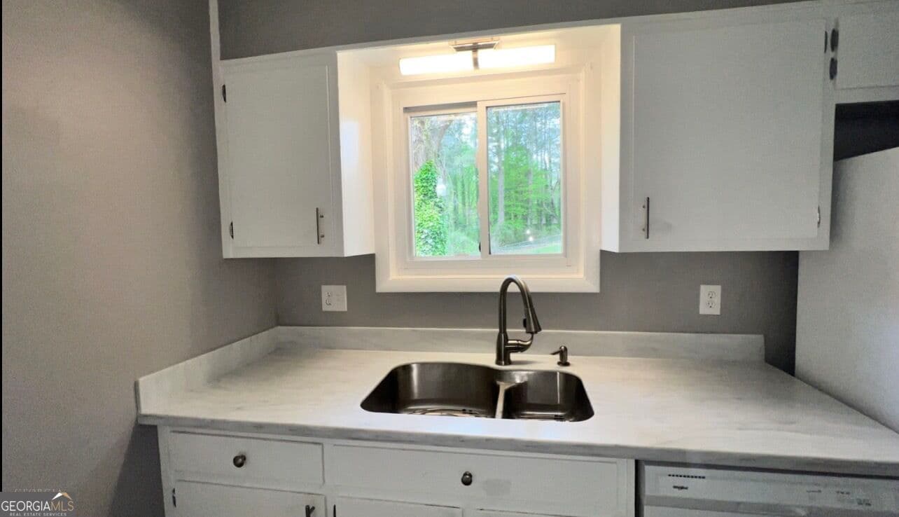 3 bedroom, 1.5 bathroom, 1,450 sq ft single family residence for rent at 2894 Barry Avenue, Smyrna, GA 30082 for $2,300 a month — photo 6