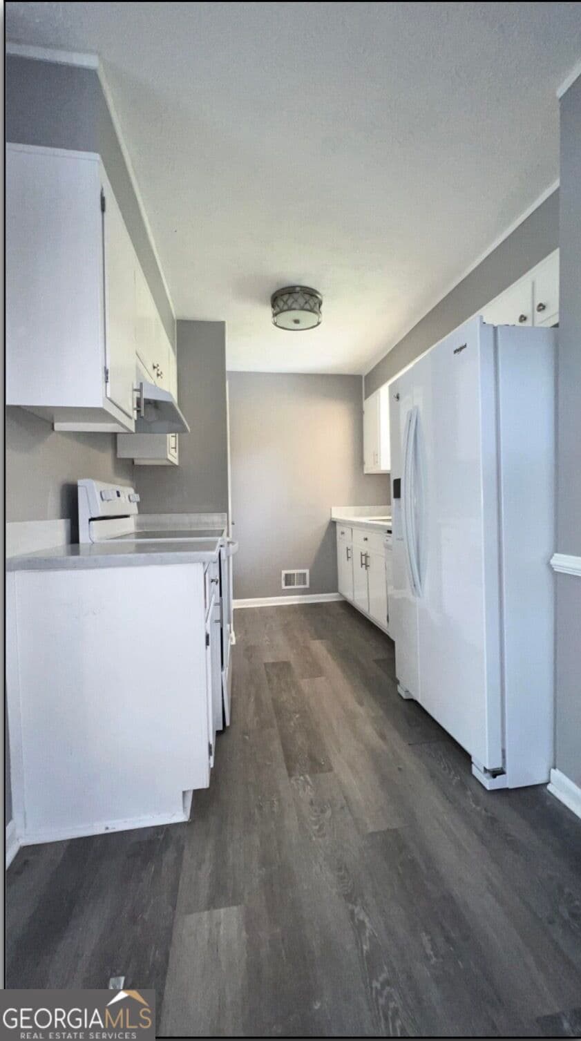 3 bedroom, 1.5 bathroom, 1,450 sq ft single family residence for rent at 2894 Barry Avenue, Smyrna, GA 30082 for $2,300 a month — photo 4