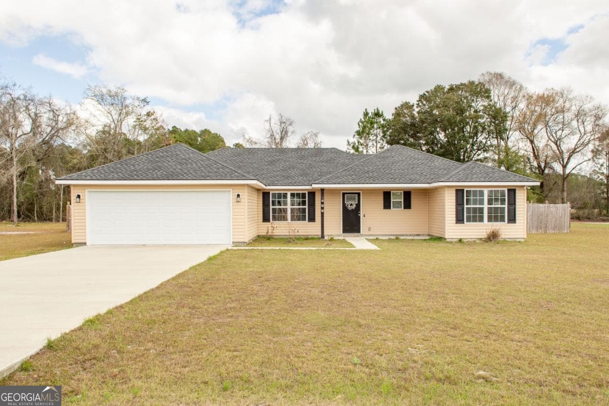 3 bedroom, 2 bathroom, 1,620 sq ft single family residence for sale at 4758 Otter Creek Circle, Blackshear, GA 31516