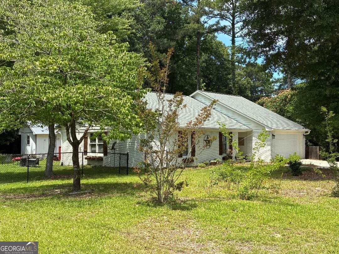 3 bedroom, 2 bathroom, 1,516 sq ft single family residence sold at 1124 Granite Lane, Loganville, GA 30052