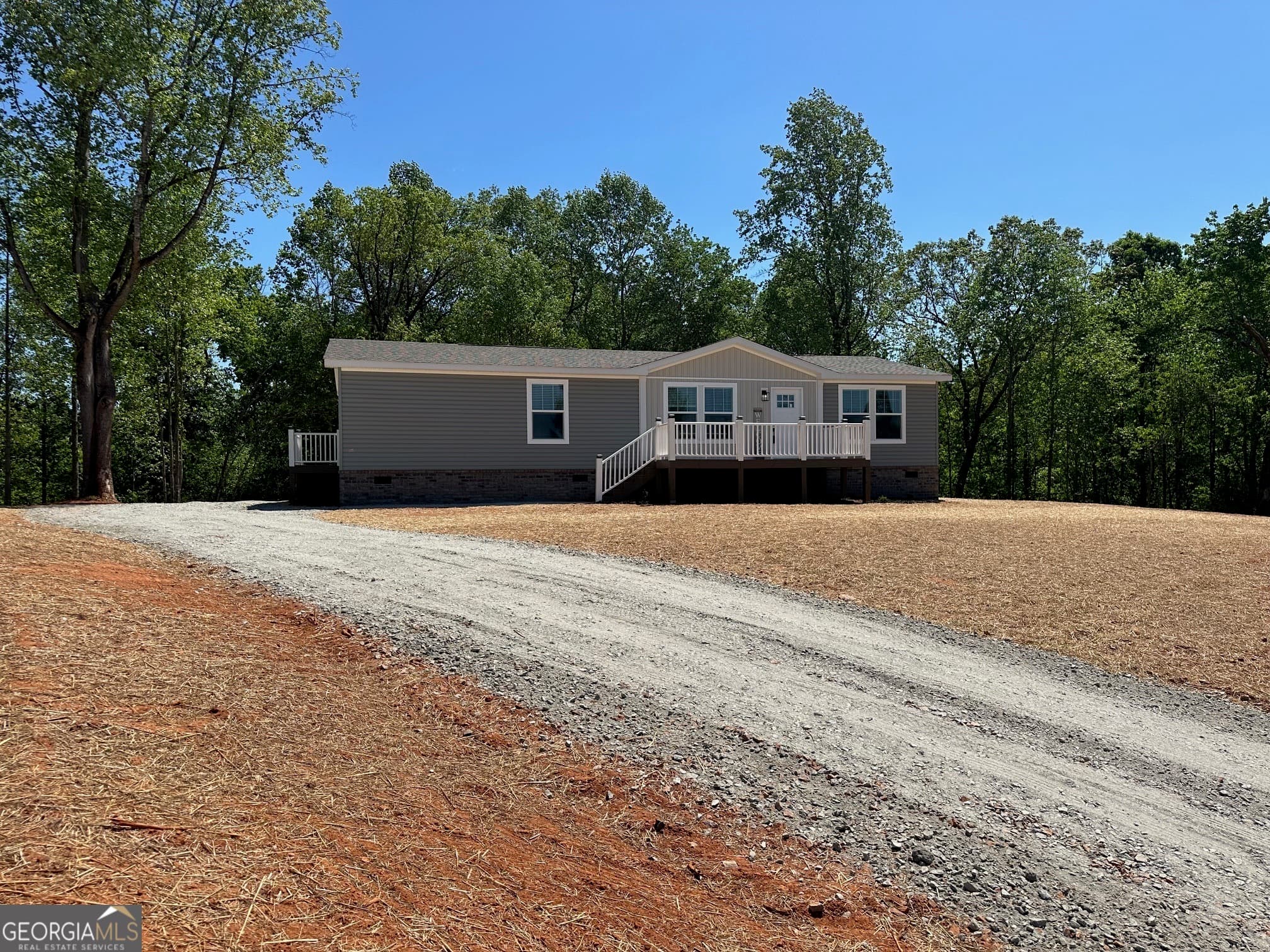 3 bedroom, 2 bathroom, 1,475 sq ft manufactured home,single family residence under contract at 2820 Hollywood Church Road, Clarkesville, GA 30523 — photo 6
