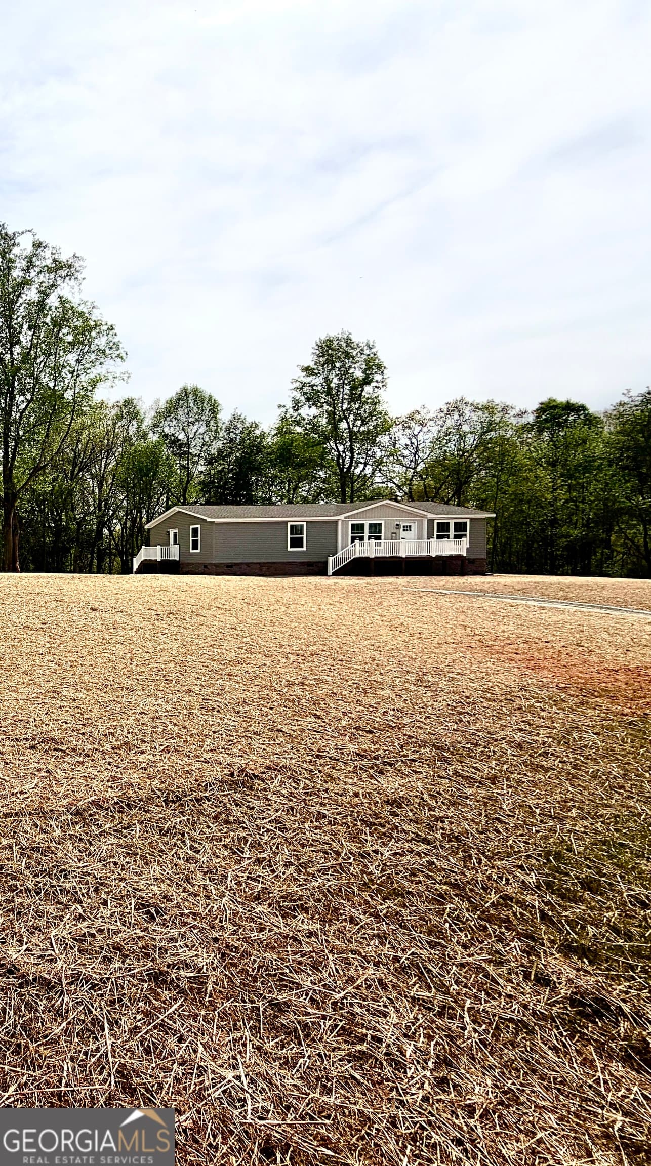 3 bedroom, 2 bathroom, 1,475 sq ft manufactured home,single family residence under contract at 2820 Hollywood Church Road, Clarkesville, GA 30523 — photo 9