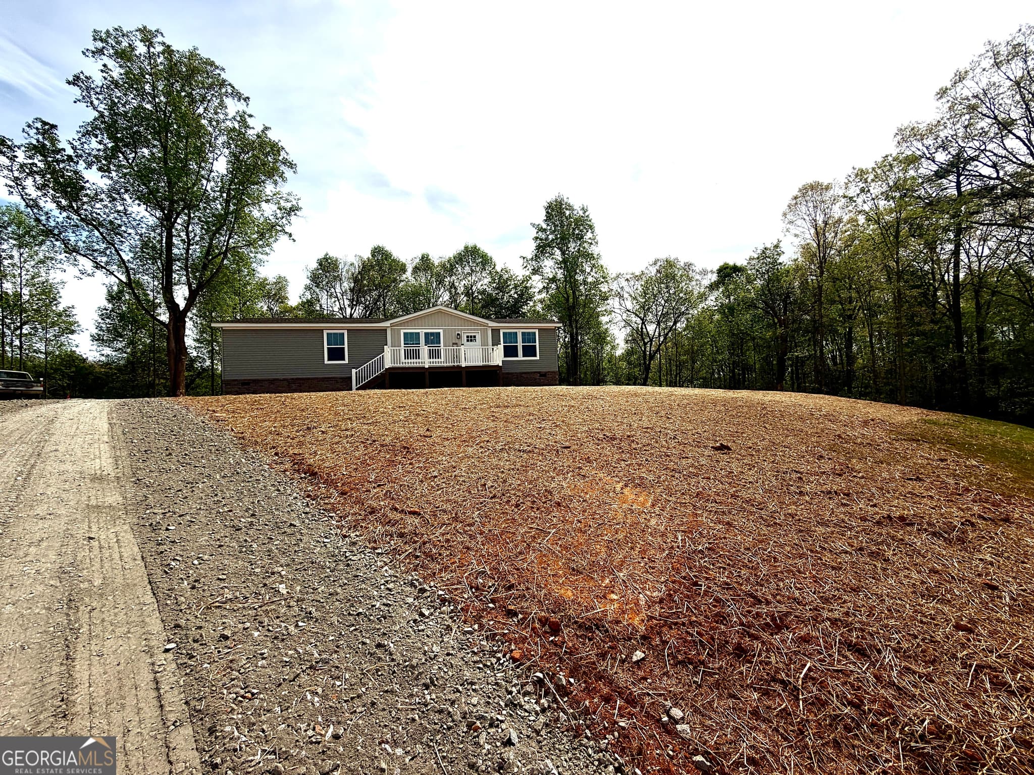 3 bedroom, 2 bathroom, 1,475 sq ft manufactured home,single family residence under contract at 2820 Hollywood Church Road, Clarkesville, GA 30523 — photo 10