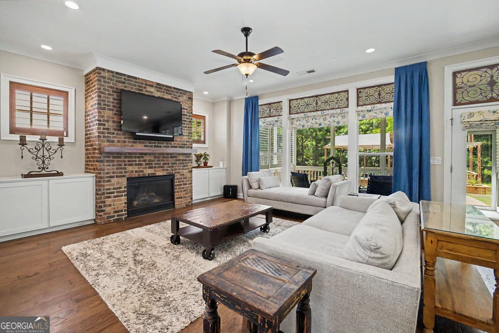 6 bedroom, 5 bathroom, 4,023 sq ft single family residence for sale at 108 Bandon Way, Peachtree City, GA 30269 — photo 4