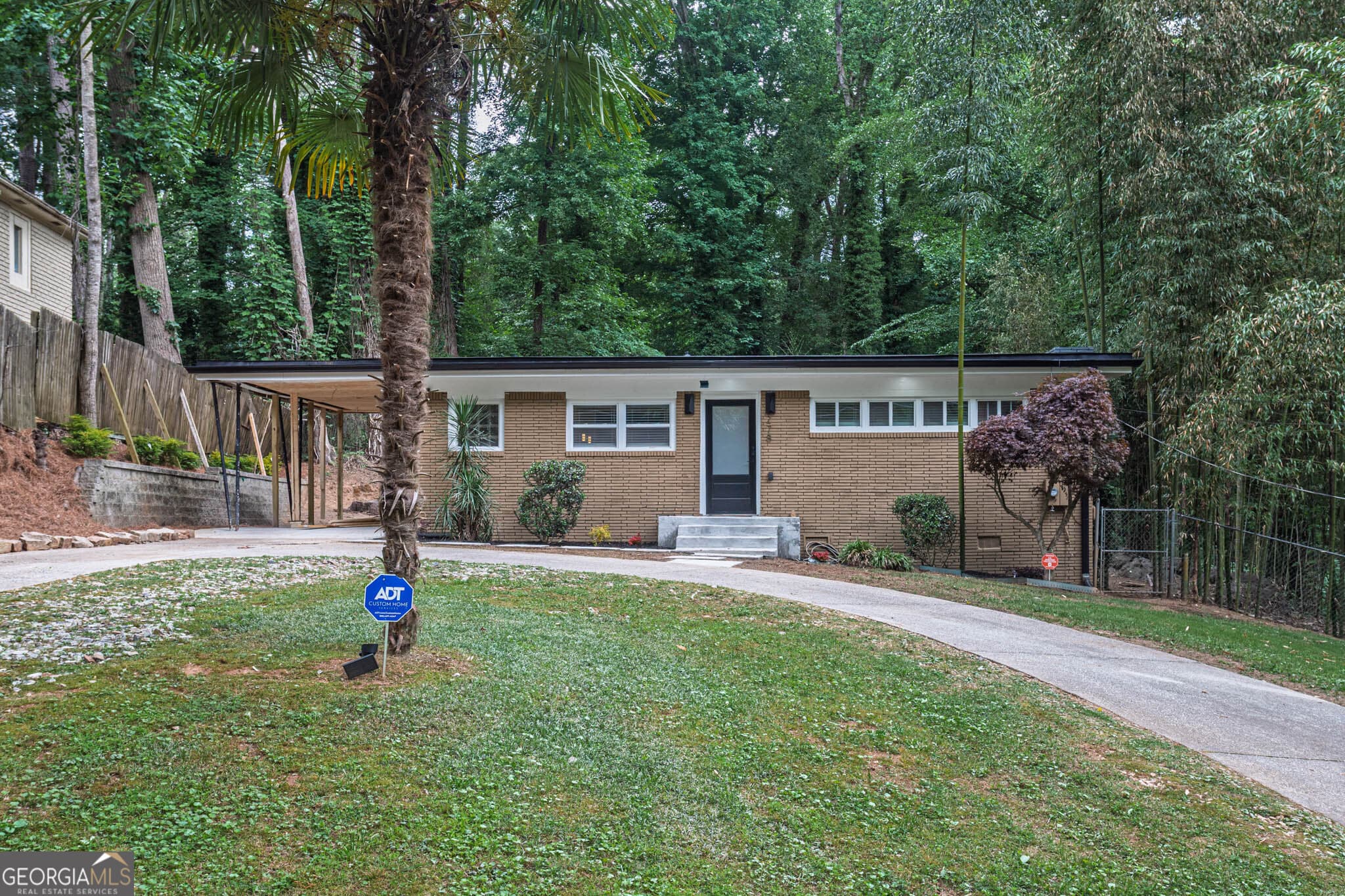 3 bedroom, 3 bathroom, 1,875 sq ft single family residence for sale at 2781 Rollingwood Lane, Atlanta, GA 30316 — photo 2