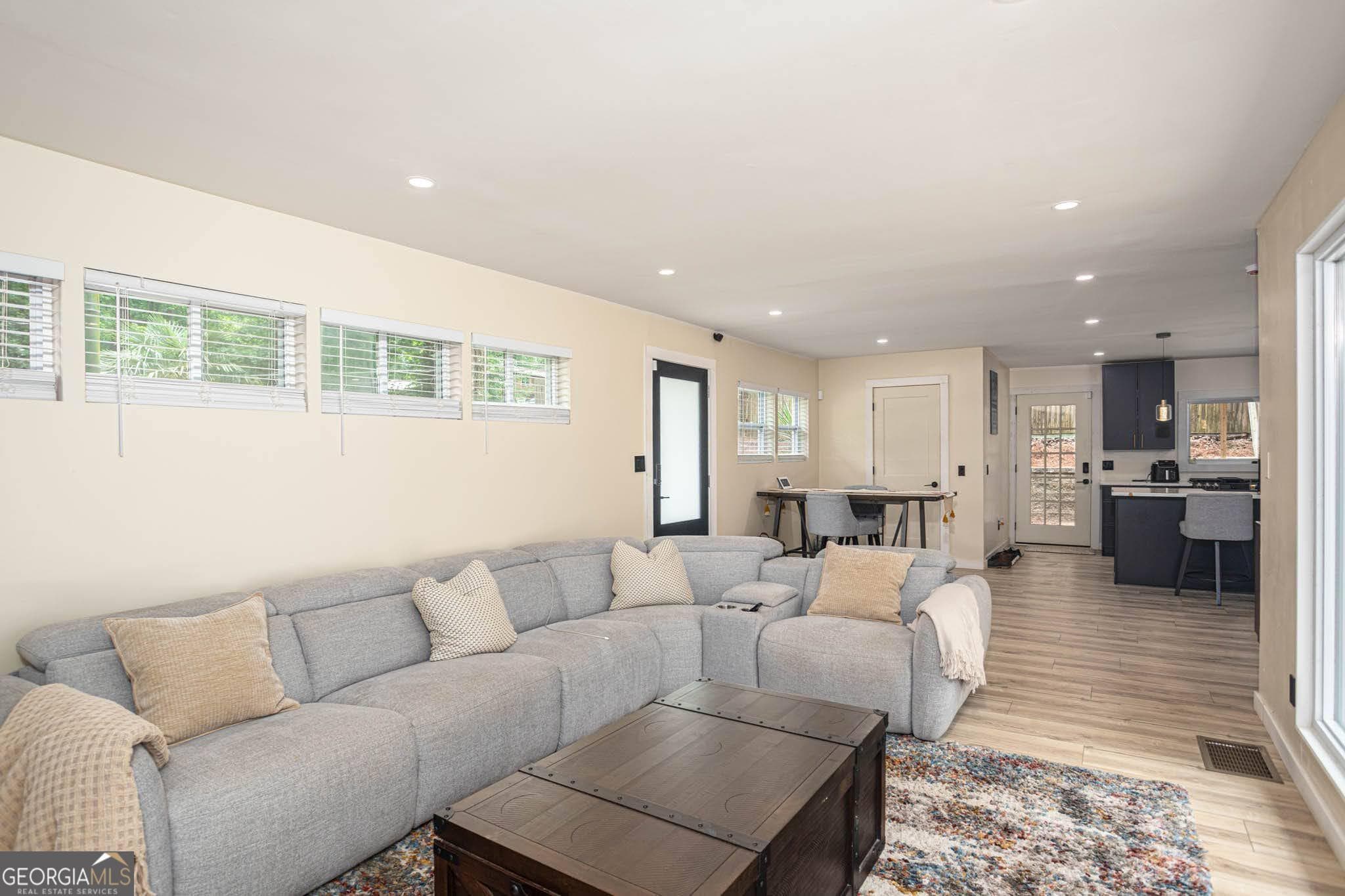 3 bedroom, 3 bathroom, 1,875 sq ft single family residence for sale at 2781 Rollingwood Lane, Atlanta, GA 30316 — photo 5