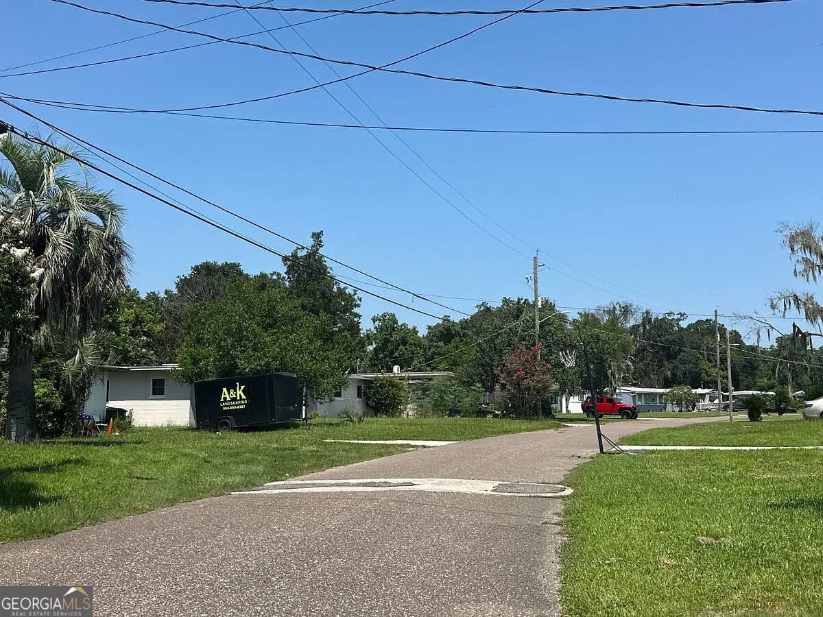 3 bedroom, 1 bathroom, 1,217 sq ft single family residence for sale at 1119 Gunka Road, Jacksonville, FL 32216 — photo 4