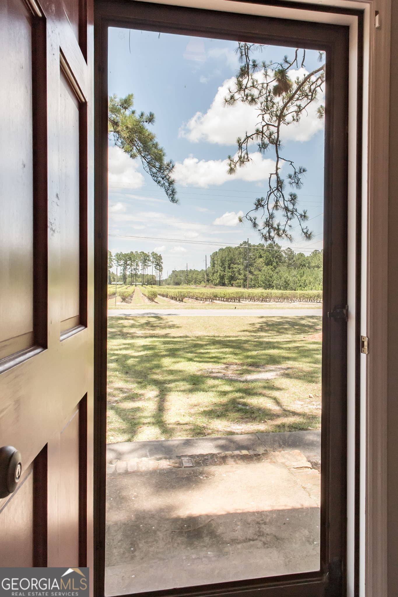 3 bedroom, 2 bathroom, 1,421 sq ft single family residence for sale at 4484 Central Avenue, Waycross, GA 31503 — photo 3