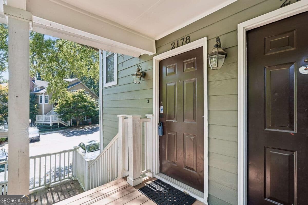 1 bedroom, 1 bathroom, 785 sq ft condominium for sale at 2178 River Heights Court, Marietta, GA 30067 — photo 2