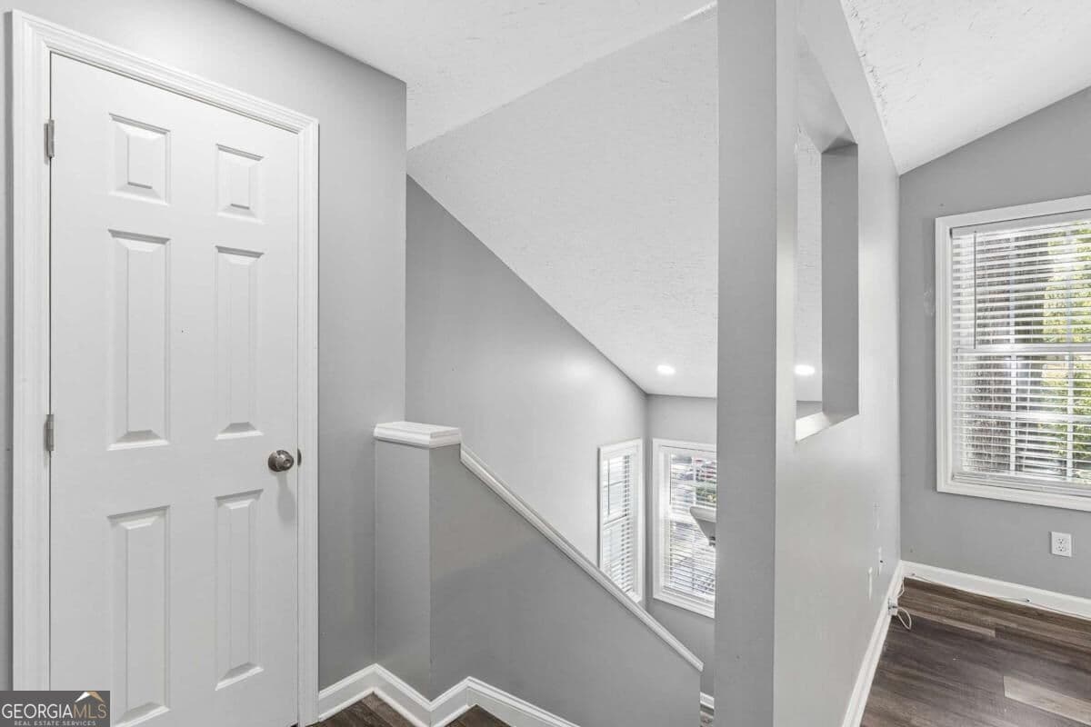 1 bedroom, 1 bathroom, 785 sq ft condominium for sale at 2178 River Heights Court, Marietta, GA 30067 — photo 4
