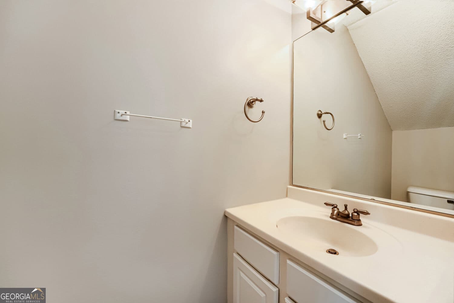 3 bedroom, 2.5 bathroom, 1,428 sq ft townhouse for rent at 5225 Reps Trace, Norcross, GA 30071 for $2,100 a month — photo 7