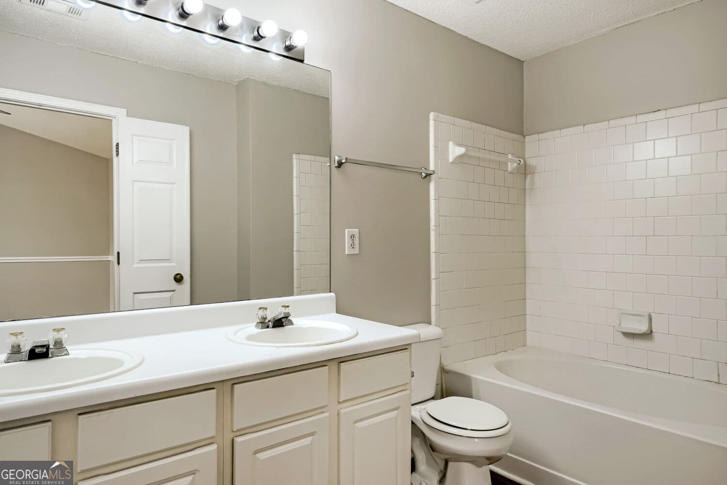 3 bedroom, 2.5 bathroom, 1,428 sq ft townhouse for rent at 5225 Reps Trace, Norcross, GA 30071 for $2,100 a month — photo 10