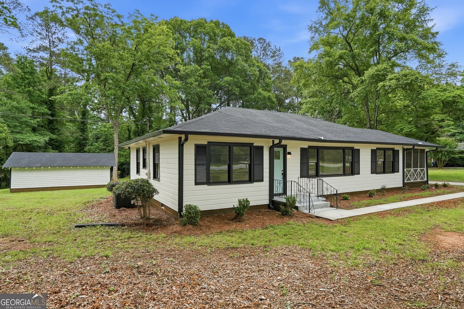 3 bedroom, 2 bathroom, 1,784 sq ft single family residence for sale at 404 Highway 155, Mcdonough, GA 30253 — photo 2