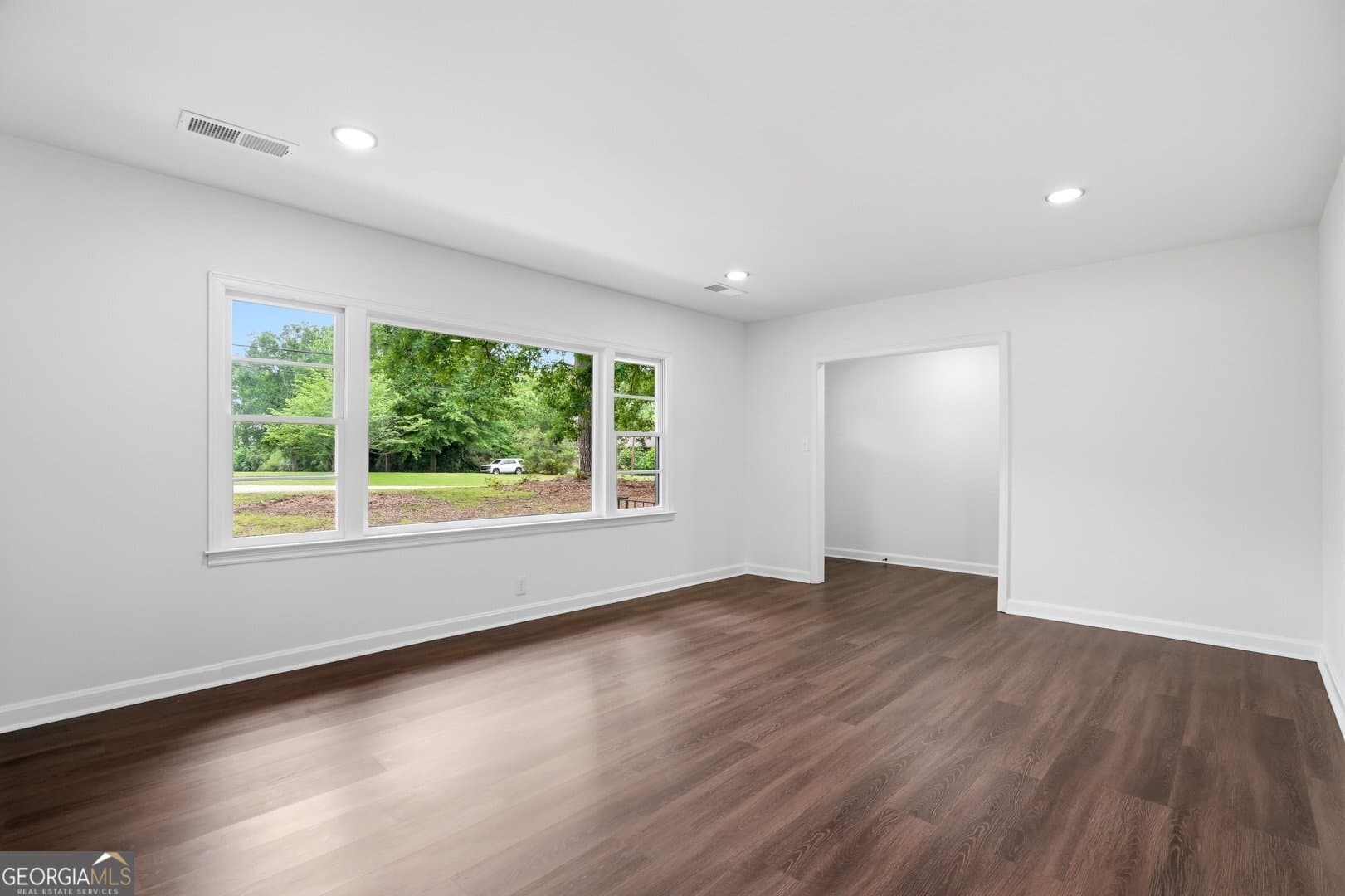 3 bedroom, 2 bathroom, 1,784 sq ft single family residence for sale at 404 Highway 155, Mcdonough, GA 30253 — photo 6