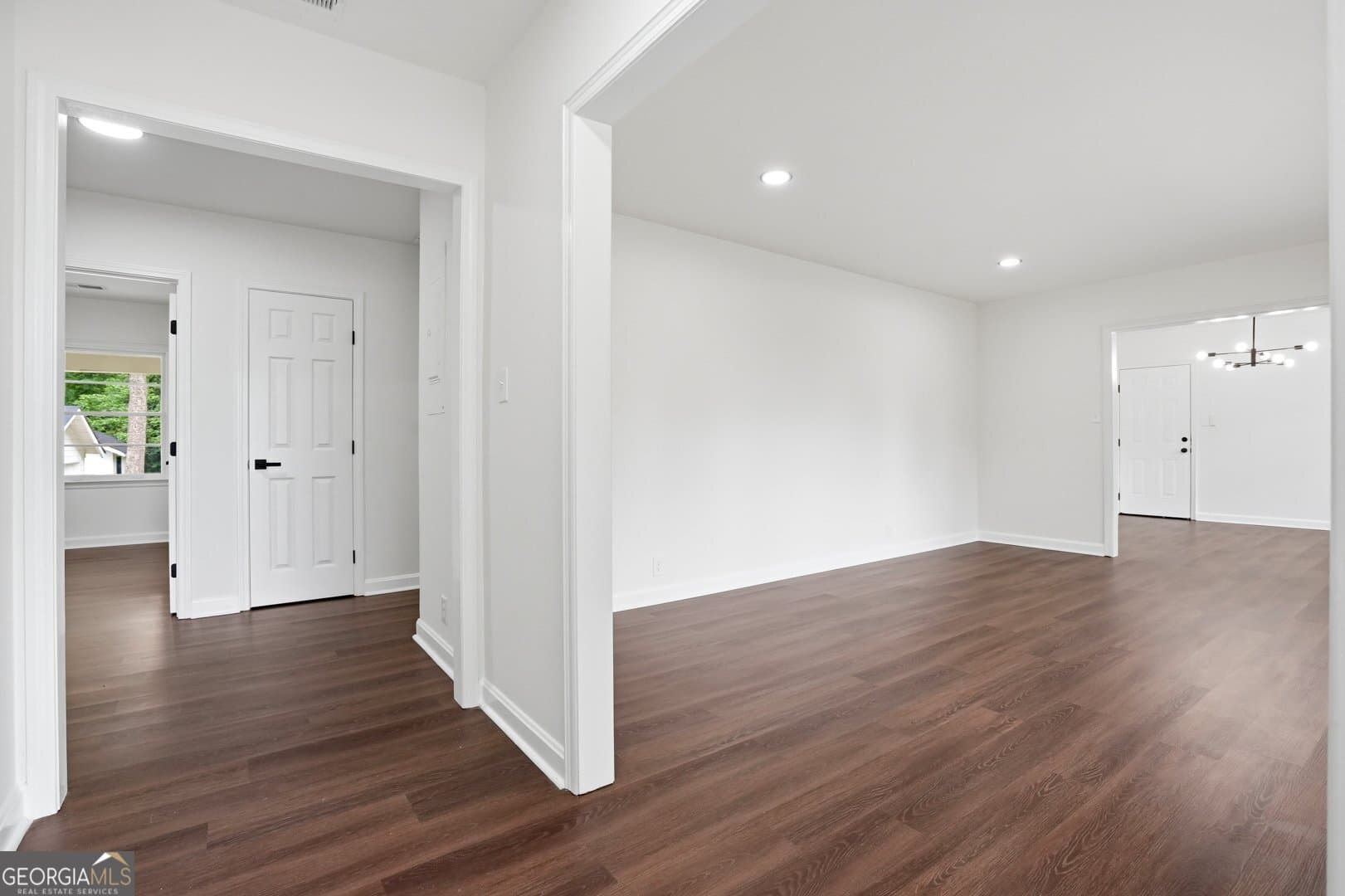 3 bedroom, 2 bathroom, 1,784 sq ft single family residence for sale at 404 Highway 155, Mcdonough, GA 30253 — photo 3