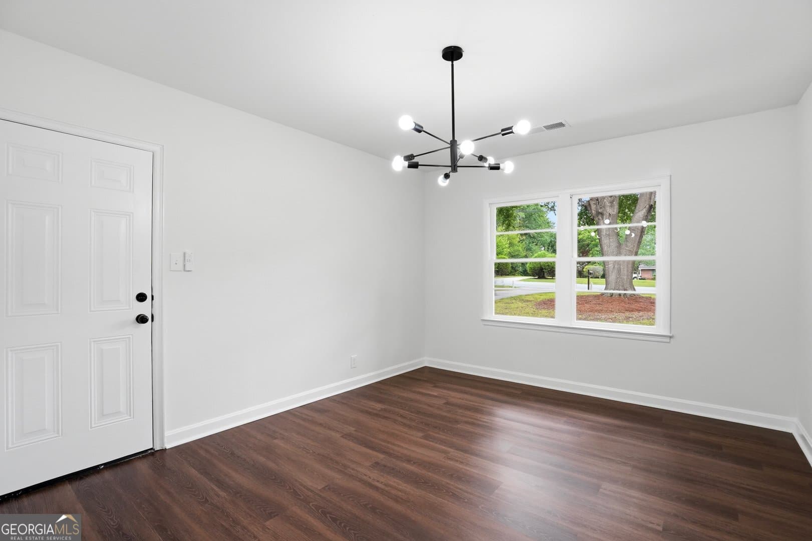 3 bedroom, 2 bathroom, 1,784 sq ft single family residence for sale at 404 Highway 155, Mcdonough, GA 30253 — photo 5