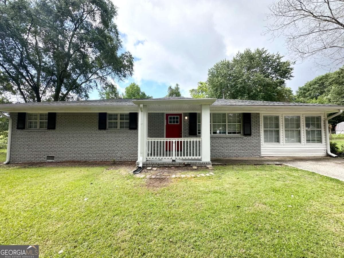 4 bedroom, 2 bathroom, 1,300 sq ft single family residence for sale at 3948 Regent Street, Douglasville, GA 30134