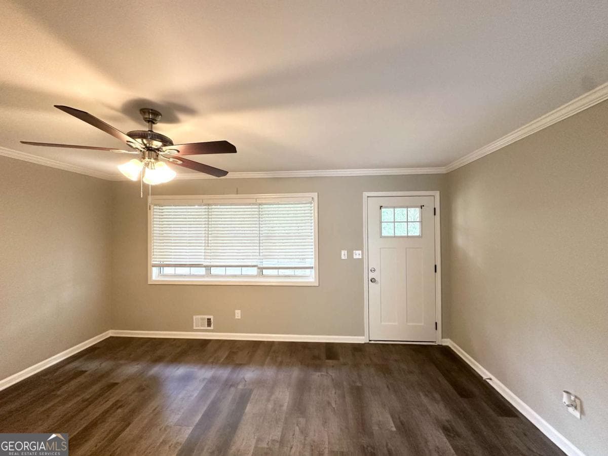 4 bedroom, 2 bathroom, 1,300 sq ft single family residence for sale at 3948 Regent Street, Douglasville, GA 30134 — photo 8