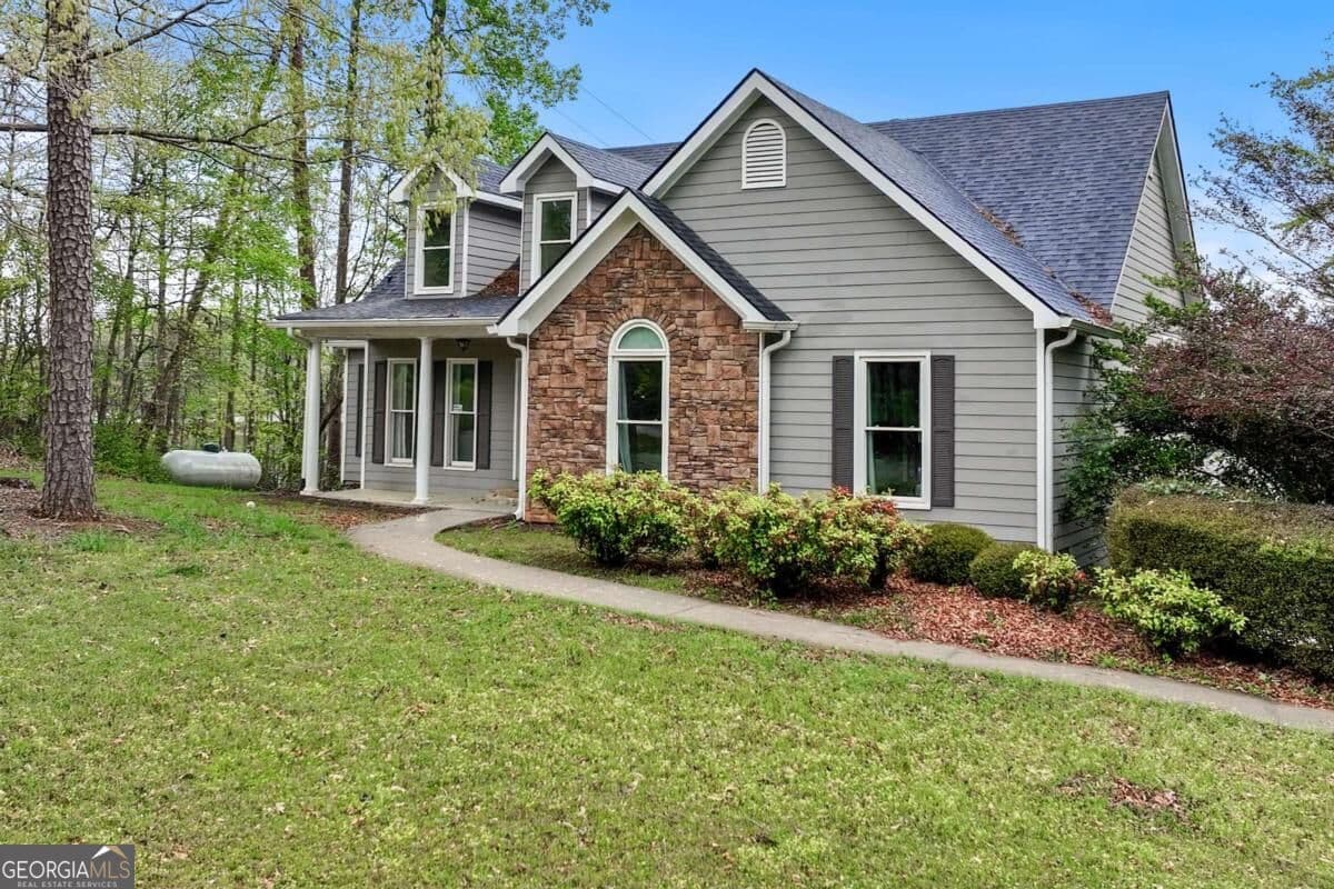 4 bedroom, 3 bathroom, 3,600 sq ft single family residence for sale at 2504 Pemmican Run, Gainesville, GA 30504 — photo 3