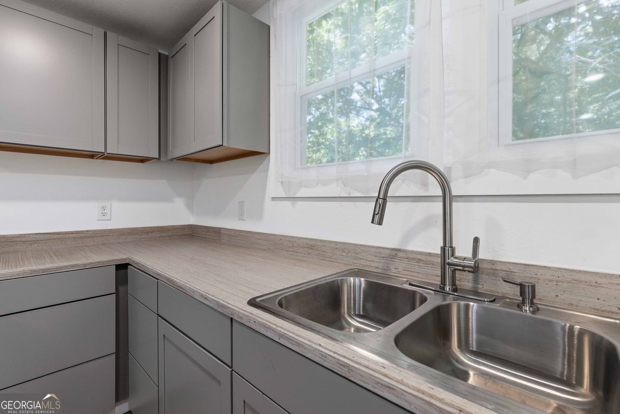 2 bedroom, 2 bathroom, 1,111 sq ft single family residence for sale at 2910 Bradley Circle, Columbus, GA 31904 — photo 8