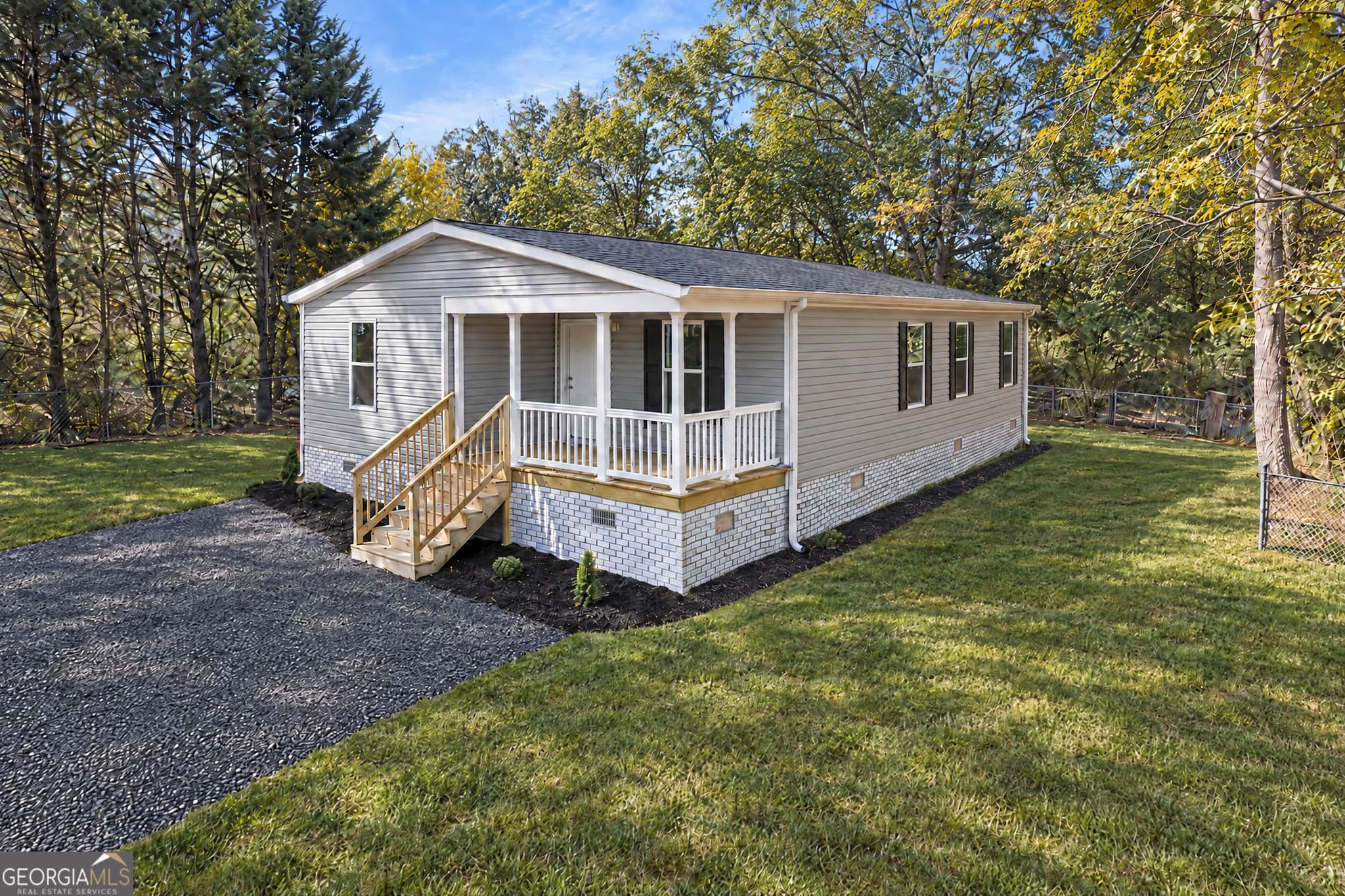 3 bedroom, 2 bathroom, 1,456 sq ft manufactured home,single family residence for sale at 553 Cannafax Road, Barnesville, GA 30204