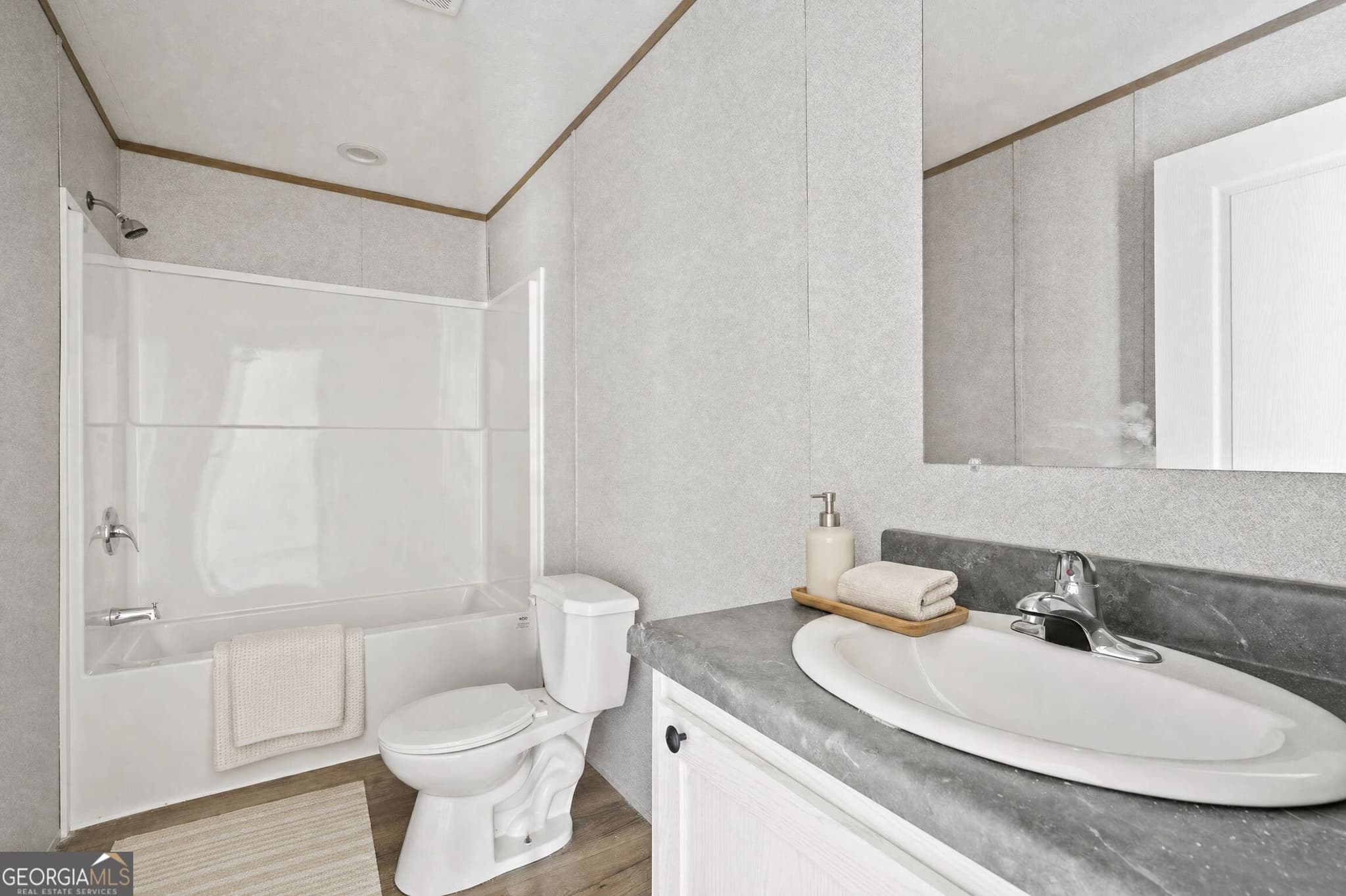 3 bedroom, 2 bathroom, 1,456 sq ft manufactured home,single family residence for sale at 553 Cannafax Road, Barnesville, GA 30204 — photo 10